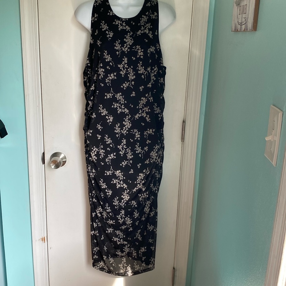 41 Hawthorn Navy Sleeveless Midi Dress with White Floral Print